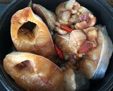 Hình bước làm 1 của món Cá dứa kho tộ