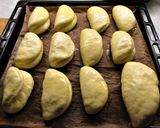 Hajtott vajas zsemle recept fázis 4 fotója