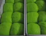 Foto langkah ke 4 dari resep Roti sobek pandan isi coklat.