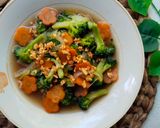 Foto langkah ke 6 dari resep Cah Brokoli Wortel Bawang Putih.