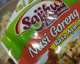 Foto langkah ke 2 dari resep Nasi Goreng Sosis Telur Simpel dan Praktis.