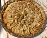 Une image de l'étape 6 de Maxi tarte aux pommes du jardin et miel d Algarve pâte brisée au cassis.