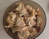 Foto del paso 4 de la receta: Tortellini de espinacas con crema a la pimienta y nueces