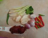 รูปขั้นตอนการทำที่ 1 ของ ต้มยำไก่น้ำข้น