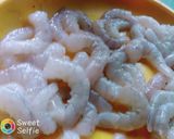 A picture of step 4 of Prawns curry my style.