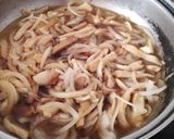 Foto del paso 4 de la receta: Tagliatella con salsa de cebollas y setas caramelizadas y queso de cabra