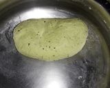 A picture of step 3 of Pumpkin leaves ki crispy puri.