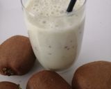 A picture of step 1 of Kiwi smoothie.
