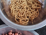 રાજગરા ના લોટ ની સેવ (Rajgira Flour Sev Recipe In Gujarati)