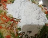 A picture of step 4 of Maggi pakoras.