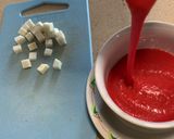Foto del paso 5 de la receta: Crema fría de tomate y remolacha, queso tierno ahumado y olivada