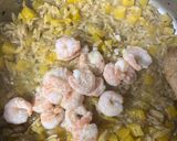 Une image de l'étape 2 de Risotto d’orzo crevette et persil.