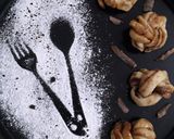 सिनेमान रोल्स(No Yeast Eggless CINNAMON ROLLS recipe in marathi) रेसिपी स्टेप 3 फोटो 