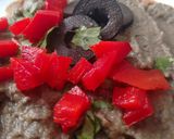 Foto del paso 8 de la receta: Hummus de lentejas, aceitunas negras y cilantro con Agua de Mar