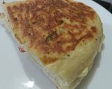 Foto del paso 5 de la receta: Sándwich🥪de salchichón de cerdo🥓y queso🧀en pan🍞casero de ajo🍖y finas hierbas🥐🌿🧄
