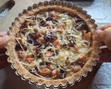 Foto langkah ke 3 dari resep Cheesy Mushroom Pie.