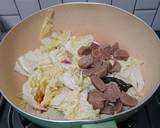 Foto langkah ke 3 dari resep Tumis Sawi Putih Bakso.