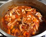 Foto del paso 6 de la receta: Kraken en su salsa(Cazuela simple de mariscos)