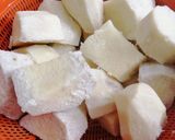A picture of step 2 of Fried Yam with Egg.
