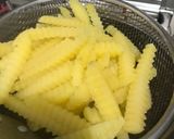 Foto langkah ke 3 dari resep Crunchy French Fries 🍟.