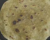 A picture of step 4 of Leftover Palak Paneer Paratha.