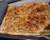 Foto del paso 17 de la receta: 🥟Empanada de bacalao 🐟, pasas y piñones con masa de cerveza 🍺