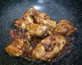 Foto langkah ke 4 dari resep Semur ayam manis pedas.