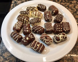 Foto del paso 12 de la receta: Bombones de mazapán, rellenos de fruta escarchada