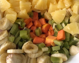 Foto del paso 1 de la receta: 52. Ensalada de fruta con yogurt y miel (postre)