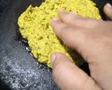 A picture of step 5 of Moong thaalipeeth.