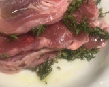 Foto del paso 3 de la receta: Carne en adobo de hierbas, al carbón de leña de algarrobo
