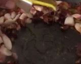 Foto del paso 9 de la receta: Fideuà de potón, gambones, ajos tiernos y dátiles medjol