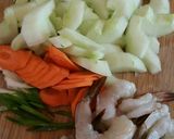 Foto langkah ke 1 dari resep Tumis timun udang.