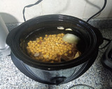 Foto del paso 3 de la receta: Consomé de res con garbanzo y arroz en olla de cocción lenta