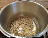 Foto del paso 3 de la receta: Potaje de garbanzos con alubias, acelgas y pringá