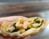 Foto langkah ke 5 dari resep Martabak telur sosis.