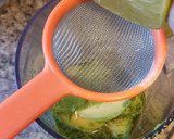 Foto del paso 3 de la receta: Mojo verde con aguacate