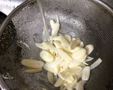 A picture of step 1 of Garlic Kheer.