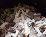 Foto del paso 1 de la receta: Empanadas rellenas de guiso de hallacas