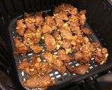 รูปขั้นตอนการทำที่ 2 ของ หมูทอดกระเทียมพริกไทยดำ (Thai Garlic Pepper Pork with air fryer)