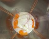 A picture of step 3 of Cantaloupe smoothie.