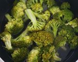 Foto del paso 1 de la receta: Ensalada de brócolis...🥦🥦