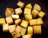 รูปขั้นตอนการทำที่ 4 ของ ผัดเปรี้ยวหวานเต้าหู้เหลือง