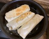 Foto del paso 3 de la receta: Chimichangas de nopales con chorizo y queso