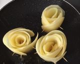 A picture of step 2 of Fry Potato roses.