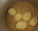 A picture of step 1 of Dahi Ragda Puri Chaat.