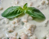 Foto del paso 3 de la receta: Salsa fresca de albahaca y queso azul 💙 sobre la base de yogur
