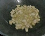 Foto langkah ke 2 dari resep Kacang goreng super renyah.