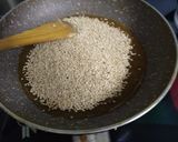 તલની ચીક્કી (Til Chikki Recipe In Gujarati) રેસીપી સ્ટેપ3ફોટો