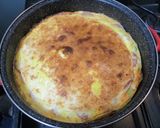 Tortillás 🍕 tojásos pizza 🌯🍳 szalámival és sajttal 🧀 recept fázis 6 fotója